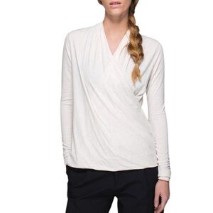 LULULEMON Athletica NWT Radiant Long Sleeve Top Size 12 in Heather White